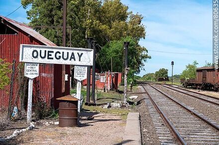 Queguay train station. Station sign - Department of Paysandú - URUGUAY. Photo #80635