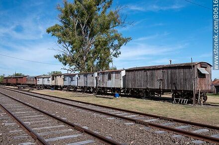Queguay Train Station - Department of Paysandú - URUGUAY. Photo #80616
