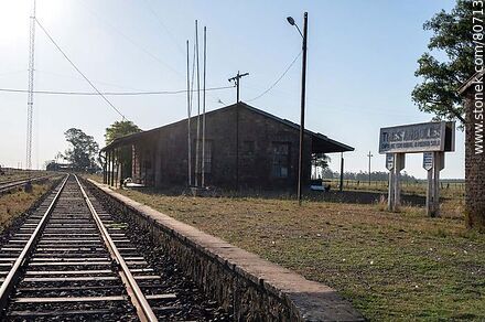 Estación de ferrocarril Tres Árboles - Departamento de Paysandú - URUGUAY. Foto No. 80713