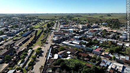 Vista aérea de la estación de trenes - Departamento de Tacuarembó - URUGUAY. Foto No. 80830