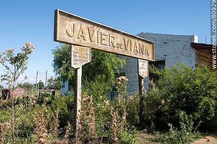 Javier de Viana railroad station. Station sign - Artigas - URUGUAY. Photo #80929