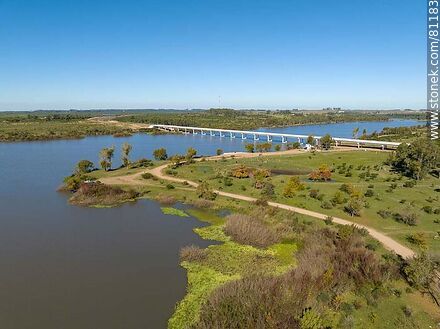 Aerial view of the bypass bridge over the Negro river. Departmental boundary between Durazno and Tacuarembó - Tacuarembo - URUGUAY. Photo #81183