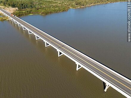 Aerial view of the bypass bridge over the Negro river. Departmental boundary between Durazno and Tacuarembó - Tacuarembo - URUGUAY. Photo #81184