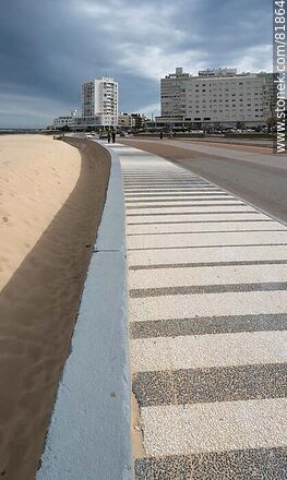 The pedestrian promenade - Punta del Este and its near resorts - URUGUAY. Photo #81864