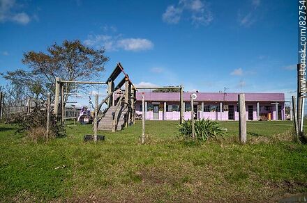 Escuela rural No. 79 Rincón de Pereira - Departamento de Tacuarembó - URUGUAY. Foto No. 82754