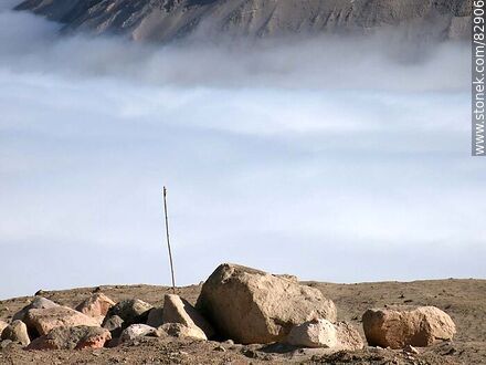 Nubes y niebla cubriendo el valle de Lluta - Chile - Otros AMÉRICA del SUR. Foto No. 82906