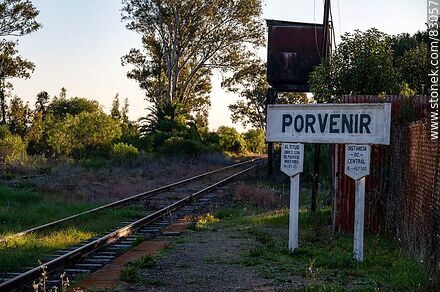 Estación de ferrocarril Porvenir. Cartel de la estación - Departamento de Paysandú - URUGUAY. Foto No. 83057