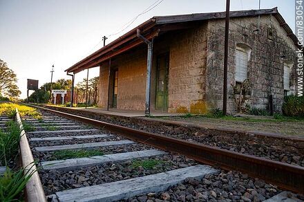 Estación de ferrocarril Porvenir. Vías a Paysandú - Departamento de Paysandú - URUGUAY. Foto No. 83054