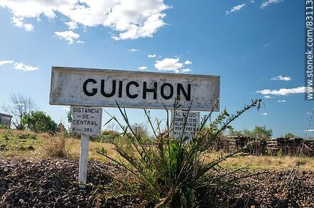Guichón Railway Station. Railway tracks and station sign - Department of Paysandú - URUGUAY. Photo #83113
