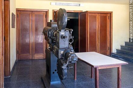 Guichon Cinema. Lobby with an old film projector - Department of Paysandú - URUGUAY. Photo #83136