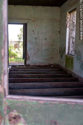 Interior de la estación de trenes de Merinos - Departamento de Río Negro - URUGUAY. Foto No. 83178