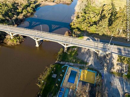 Vista aérea del puente en ruta 3 sobre el río San José - Departamento de San José - URUGUAY. Foto No. 83300