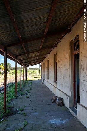 Estación de trenes Piñera. Andén de la estación - Departamento de Paysandú - URUGUAY. Foto No. 83330