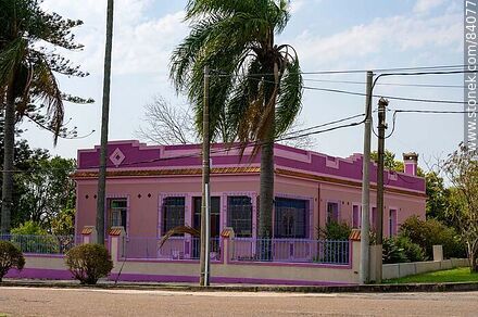 House painted pink and violet - Rio Negro - URUGUAY. Photo #84077