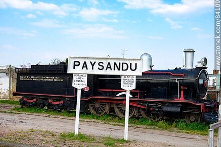 Paysandú train station. Sign on the station platform - Department of Paysandú - URUGUAY. Photo #84109
