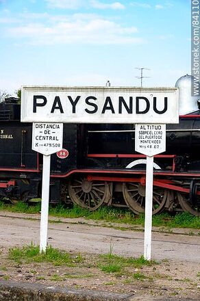 Paysandú train station. Sign on the station platform - Department of Paysandú - URUGUAY. Photo #84110