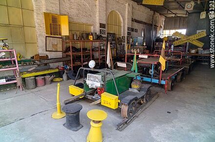 Estación de trenes de Paysandú. Antiguos materiales de AFE para instalar en un museo - Departamento de Paysandú - URUGUAY. Foto No. 84121