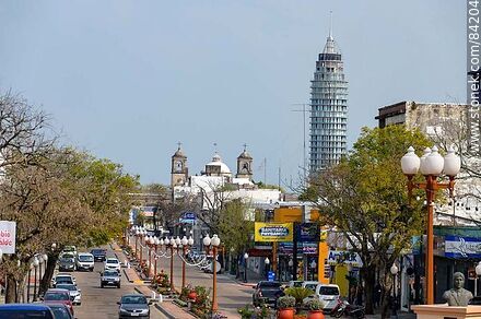 Avenida España, Torre de la Defensa, cúpulas de la iglesia - Departamento de Paysandú - URUGUAY. Foto No. 84204
