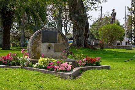 Plaza San Javier - Departamento de Río Negro - URUGUAY. Foto No. 84391