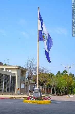 Bandera de San Javier flameando - Departamento de Río Negro - URUGUAY. Foto No. 84328