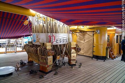 Cubierta del buque escuela y velero italiano Amerigo Vespucci - Departamento de Montevideo - URUGUAY. Foto No. 84709