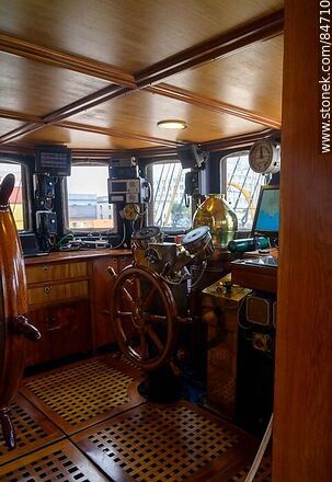 Sala de mando del buque escuela y velero italiano Amerigo Vespucci - Departamento de Montevideo - URUGUAY. Foto No. 84710