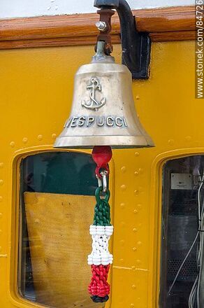 Bell of the training ship Amerigo Vespucci - Department of Montevideo - URUGUAY. Photo #84726