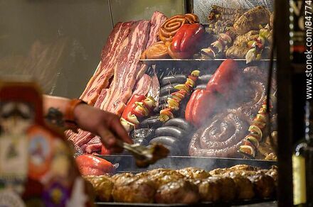 Barbecue at the Mercado del Puerto - Department of Montevideo - URUGUAY. Photo #84774
