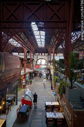 Interior del Mercado del Puerto - Departamento de Montevideo - URUGUAY. Foto No. 84786