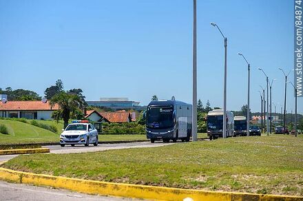 Bus with the players of the Fortaleza soccer team (Brazil) - Punta del Este and its near resorts - URUGUAY. Photo #84874