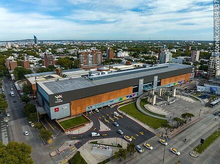 Vista aérea del Shopping Tres Cruces - Departamento de Montevideo - URUGUAY. Foto No. 84937