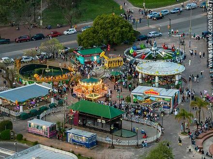 Vista aérea de los juegos del Parque Rodó - Departamento de Montevideo - URUGUAY. Foto No. 86247