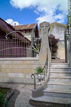Casa del Dr. Penza Berligieri. Acceso a las caballerizas - Departamento de Durazno - URUGUAY. Foto No. 87370