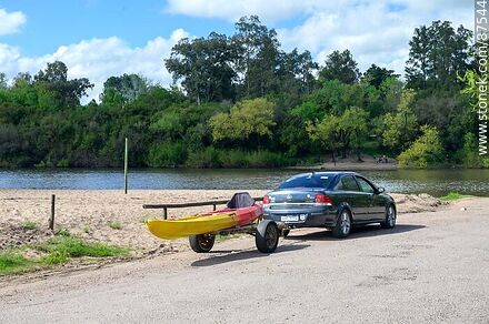 Playa El Sauzal en el río Yí - Departamento de Durazno - URUGUAY. Foto No. 87544