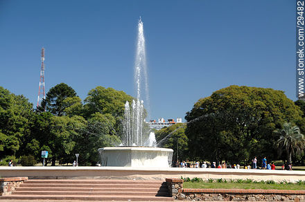 Fuente del Parque Batlle. Av. Ricaldoni - Departamento de Montevideo - URUGUAY. Foto No. 29482