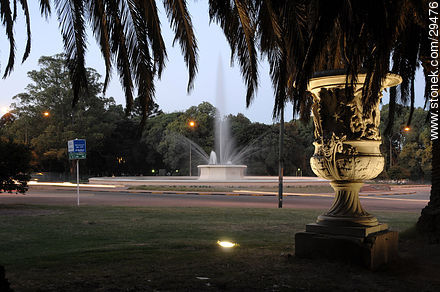 Fountain in Parque Batlle. Ricaldoni Ave. - Department of Montevideo - URUGUAY. Photo #29476