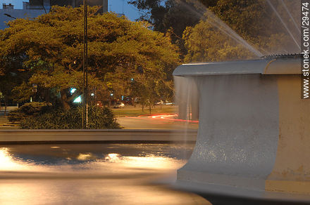 Fountain in Parque Batlle. Ricaldoni Ave. - Department of Montevideo - URUGUAY. Photo #29474