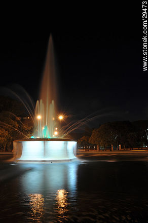 Fountain in Parque Batlle. Ricaldoni Ave. - Department of Montevideo - URUGUAY. Photo #29473