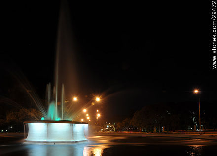 Fountain in Parque Batlle. Ricaldoni Ave. - Department of Montevideo - URUGUAY. Photo #29472