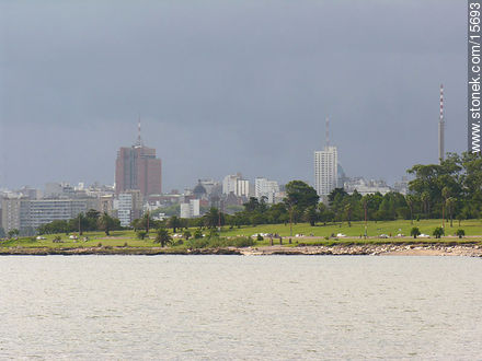 Radisson Victoria Plaza y Torre El Gaucho - Departamento de Montevideo - URUGUAY. Foto No. 15693