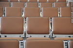 Asientos de la sala de espera de un aeropuerto - Foto #33429