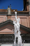 Chorro de agua de la fuente de la plaza de Maldonado frente a la Catedral - Foto #33945