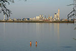 Playa Ubici en el río Uruguay frente a la planta de proceso de celulosa - Foto #35304