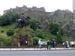 Estatua próxima al Castillo de Edimburgo para honrar a los hombres que dieron su vida durante la Primera Guerra Mundial desde 1914-1916 - Foto #49049