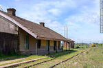 Antigua estación de ferrocarril de Montes. Se aproxima un tren de carga - Foto #70579
