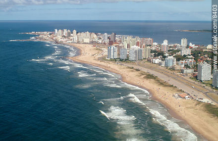 Playa Brava. Océano Atlántico - Punta del Este y balnearios cercanos - URUGUAY. Foto No. 8403