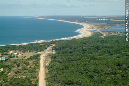 Ruta 10 desde la laguna Garzón - Punta del Este y balnearios cercanos - URUGUAY. Foto No. 8212