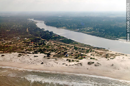 Arroyo Pando. El Pinar. - Departamento de Canelones - URUGUAY. Foto No. 9574