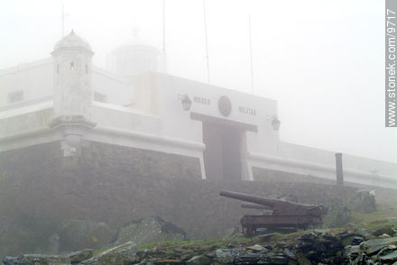 Fortaleza en la niebla - Departamento de Montevideo - URUGUAY. Foto No. 9717
