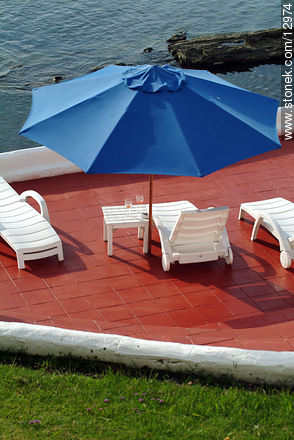 Sombrillas y sillones de playa - Punta del Este y balnearios cercanos - URUGUAY. Foto No. 12974